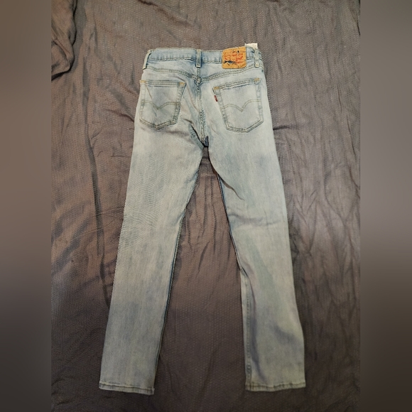 Levis - Picture 2 of 2